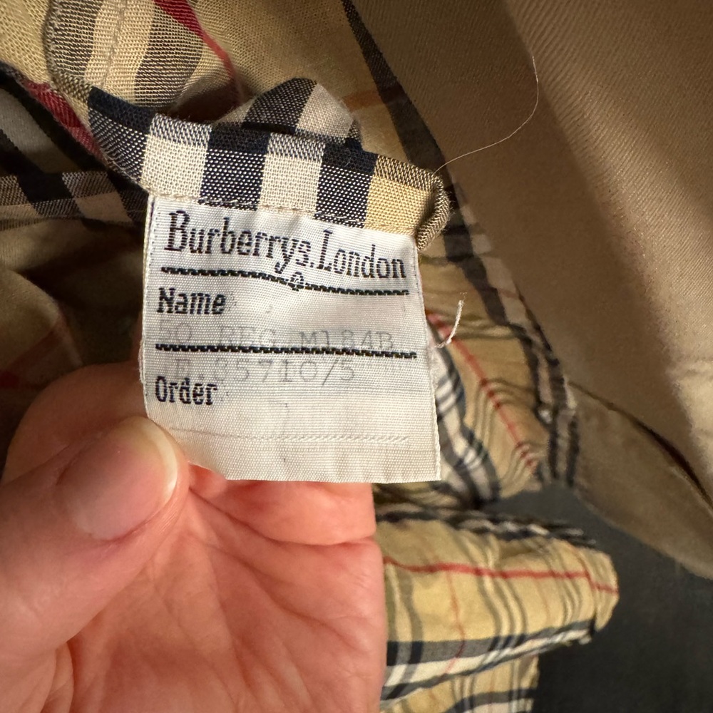 90s Burberry Beige Double-Breasted Trench Coat - Picture 9 of 11
